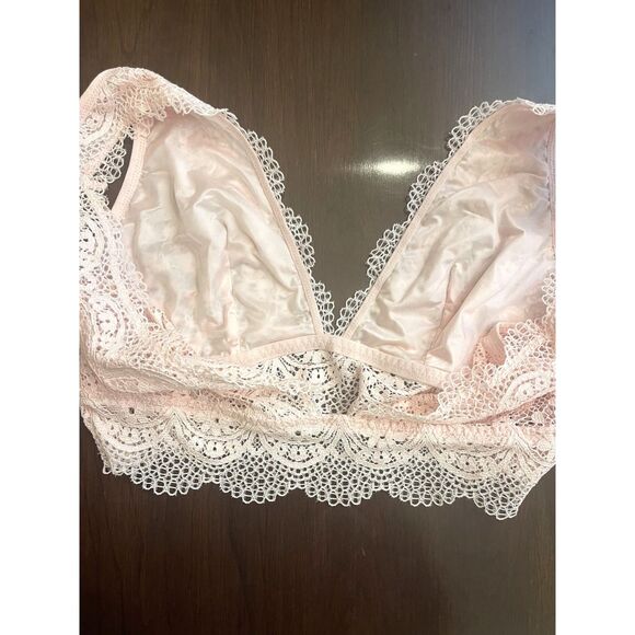 Victoria's Secret Pink Lace Bralette Sz L Coquette Comfy Plunge Dainty Soft Cups - Picture 4 of 7